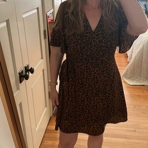 Time and Tru Animal Print Faux Wrap Dress Size LG flutter sleeves jaguar print